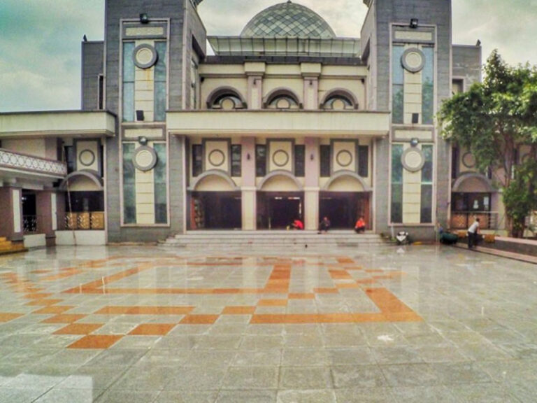 Melihat Kemegahan Masjid Raya Bogor,Wisata Religi Terpopuler