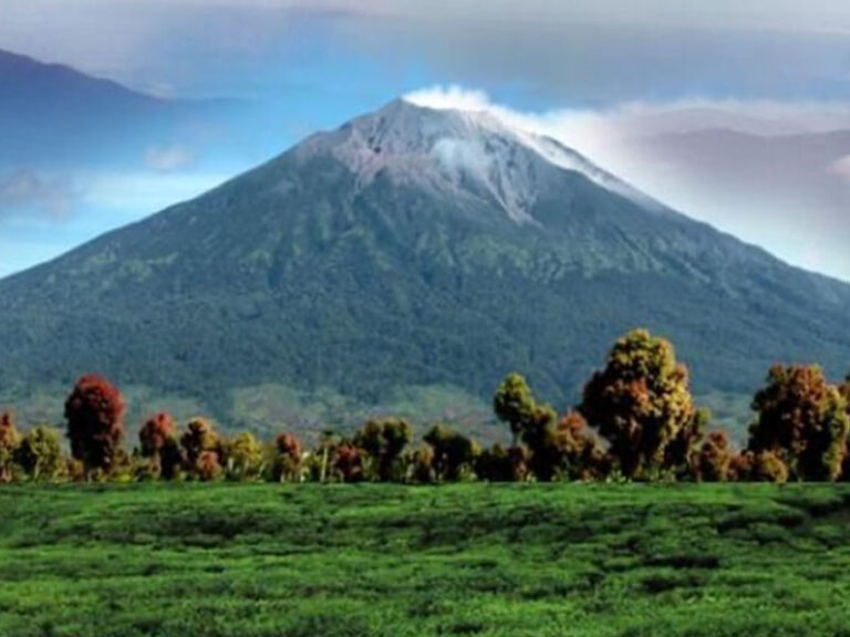 Gunung Terindah Di Jawa Barat